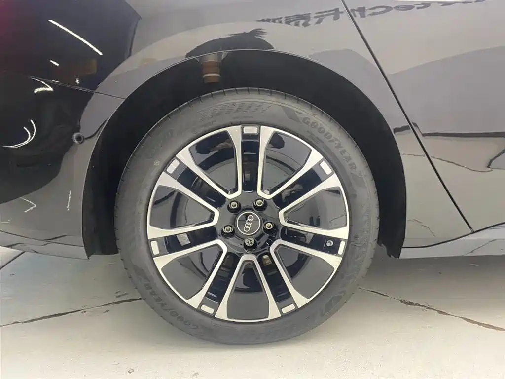 AUDI A5L SPORTBACK 2025