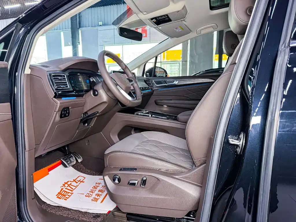 VOLKSWAGEN VILORAN 2024