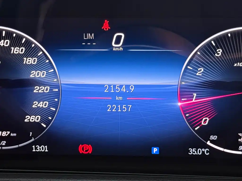 MERCEDES BENZ GLB 2024