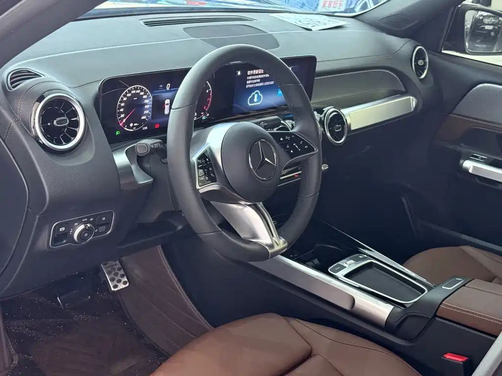 MERCEDES BENZ GLB 2024