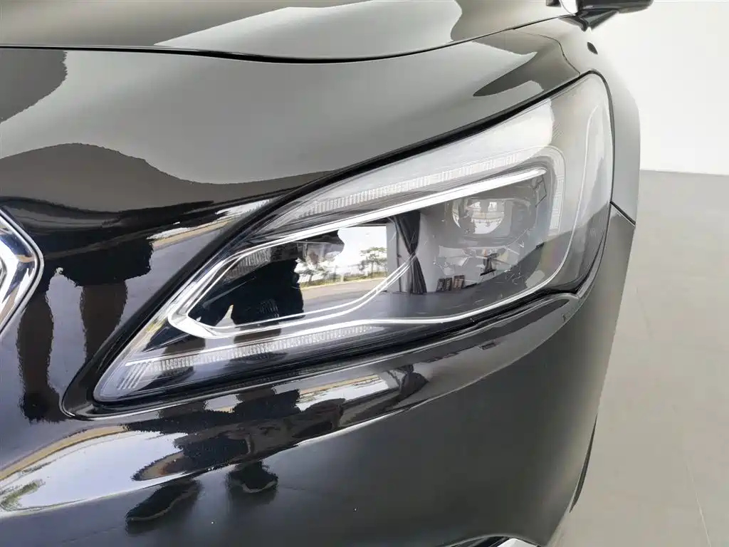 BUICK LACROSSE 2018