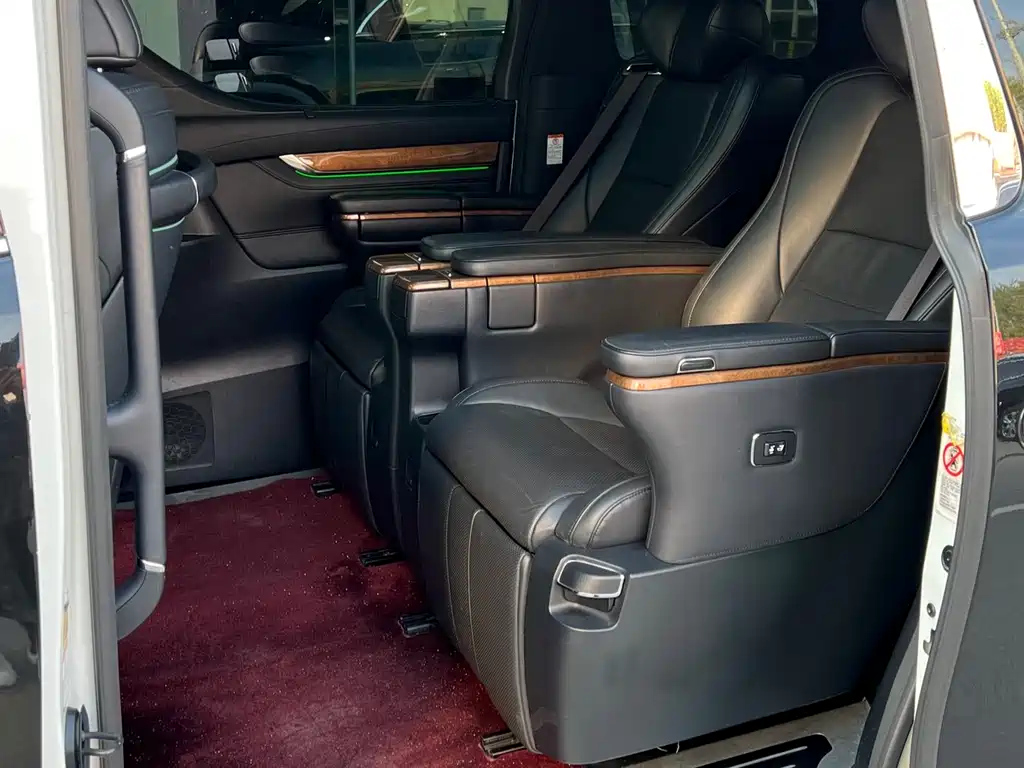 TOYOTA ALPHARD 2020