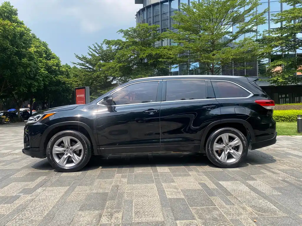 TOYOTA HIGHLANDER 2018
