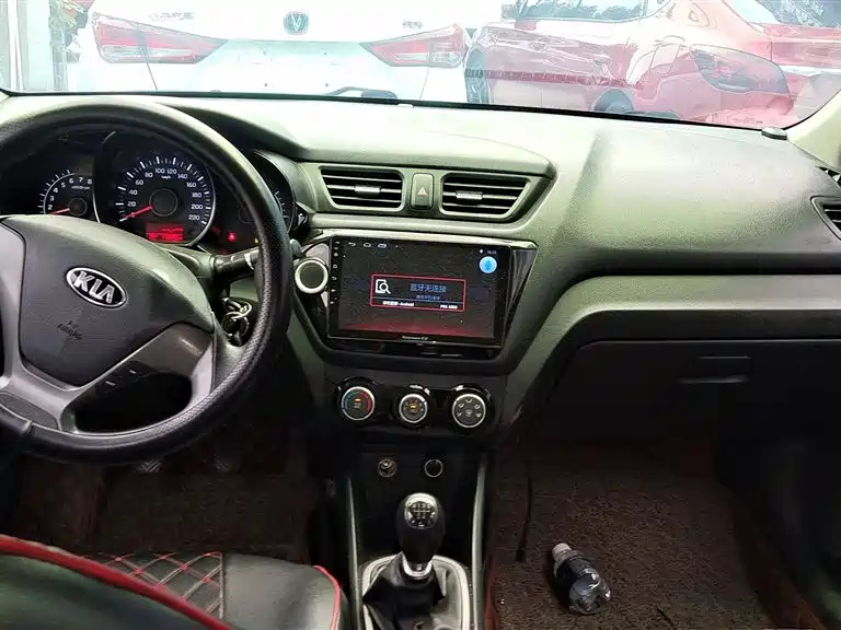 KIA K2 2015
