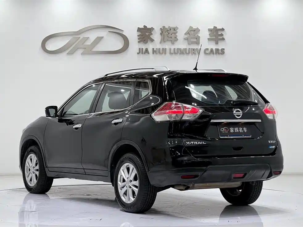 NISSAN X-TRAIL 2015