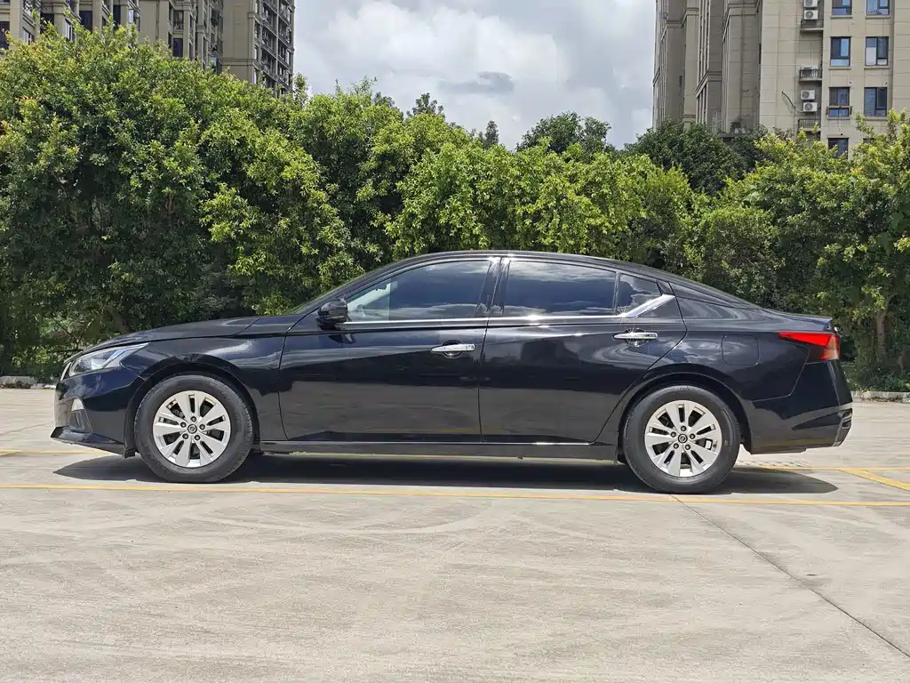 NISSAN TEANA 2022