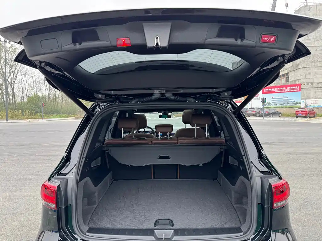 MERCEDES BENZ GLB 2023