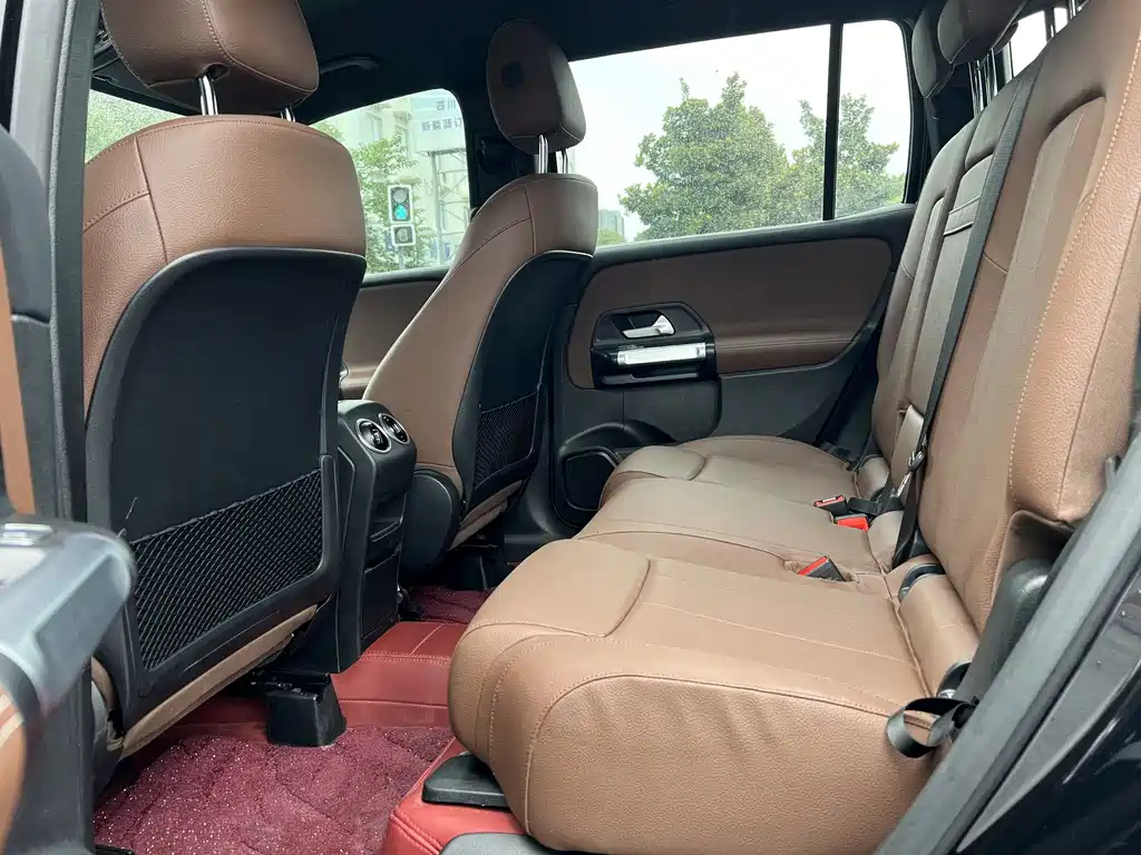 MERCEDES BENZ GLB 2024