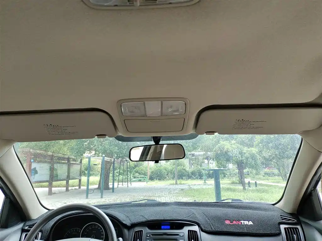 HYUNDAI CELESTA 2011
