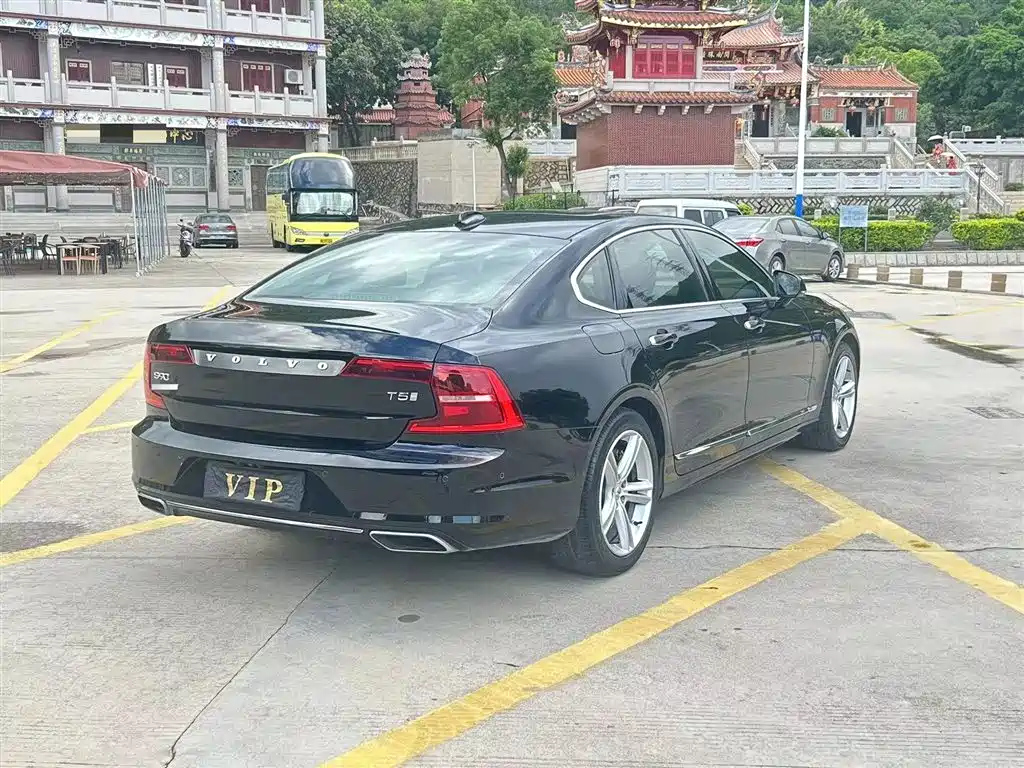 VOLVO S90 2020