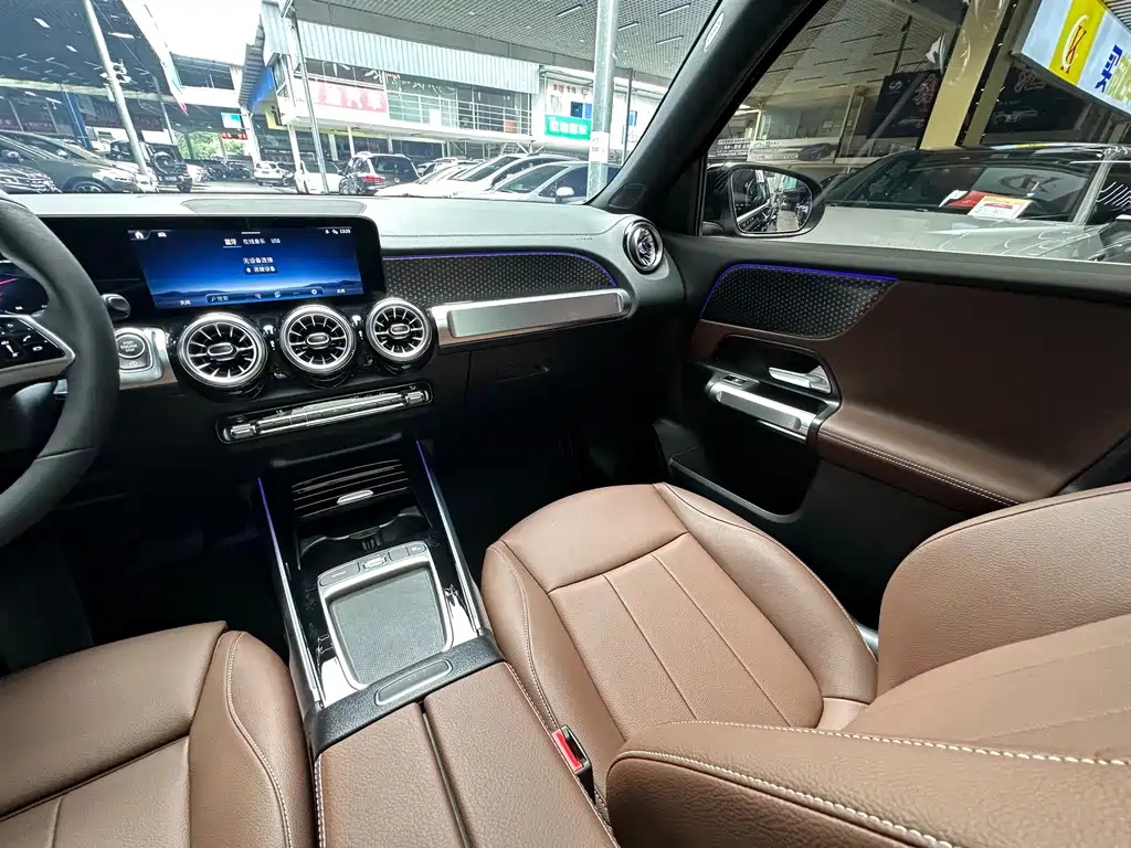 MERCEDES BENZ GLB 2025