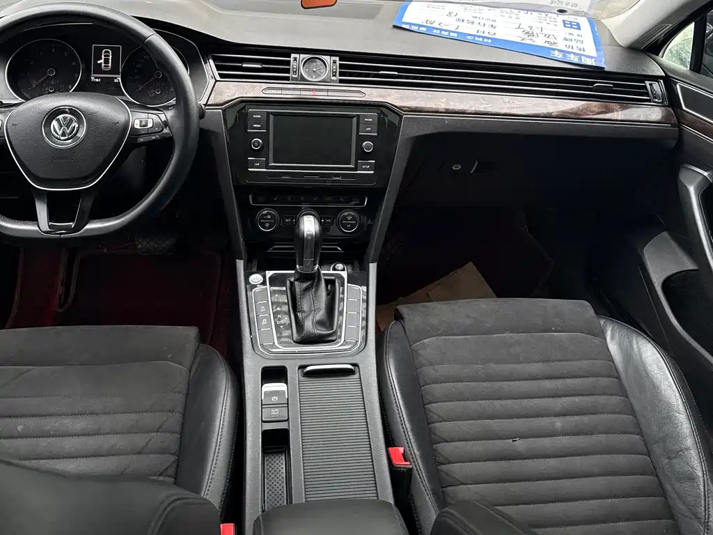 VOLKSWAGEN MAGOTAN 2017