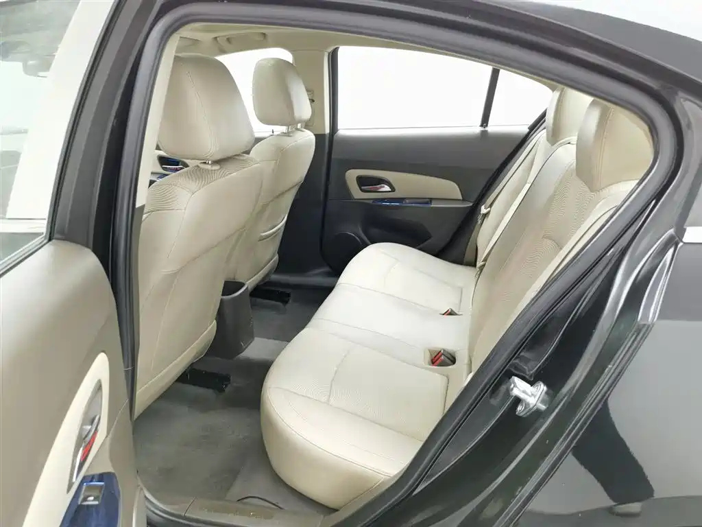 CHEVROLET CRUZE 2015