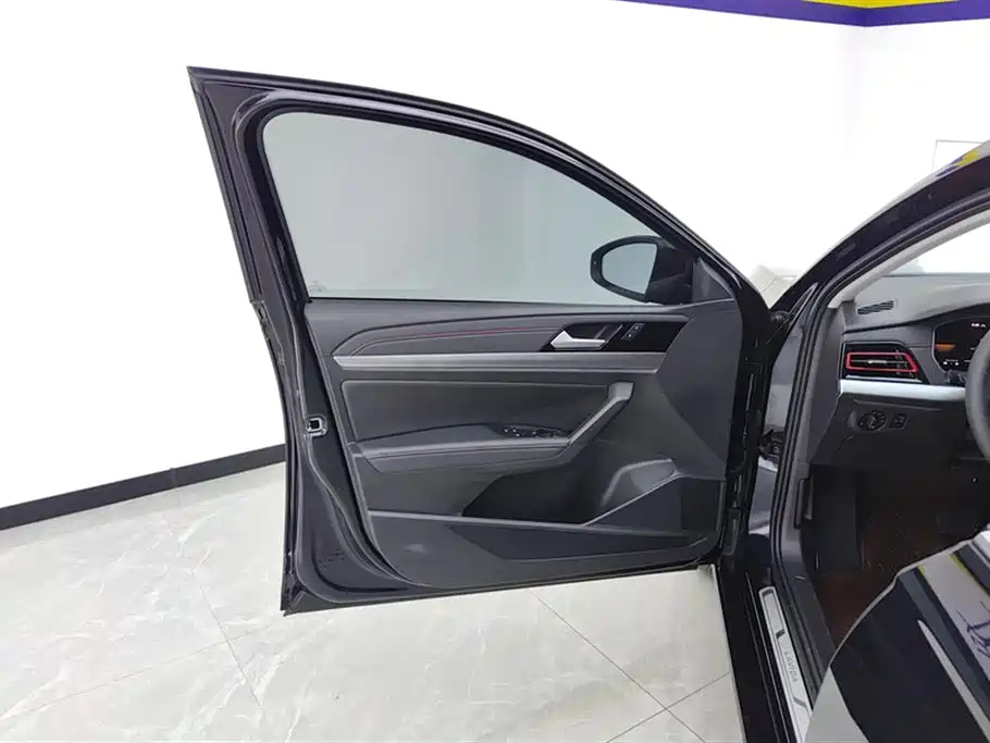 VOLKSWAGEN LAVIDA 2024