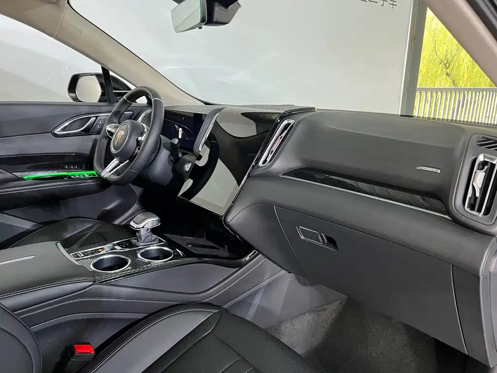 HONGQI HS3 PHEV 2024