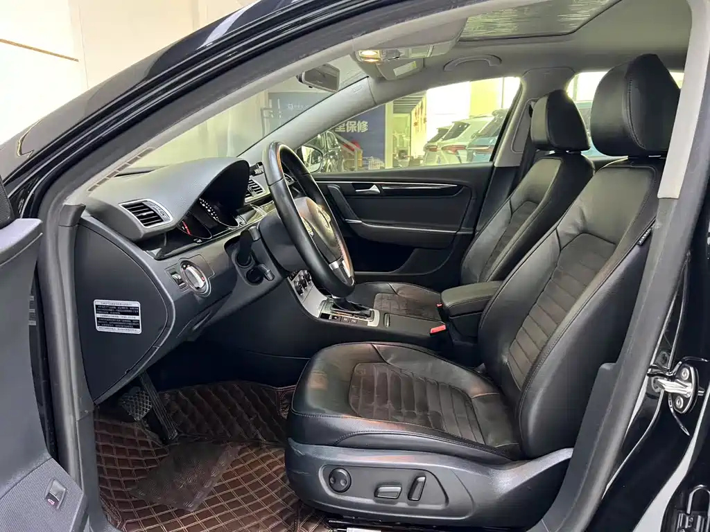VOLKSWAGEN MAGOTAN 2015