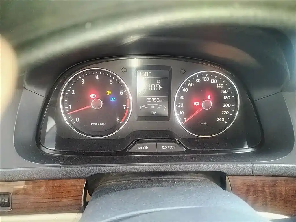 VOLKSWAGEN LAVIDA 2013