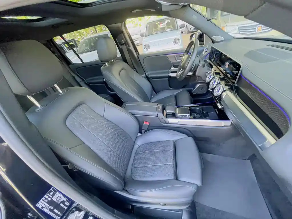 MERCEDES BENZ GLB 2020