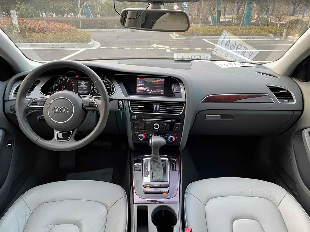 AUDI A4L 2015