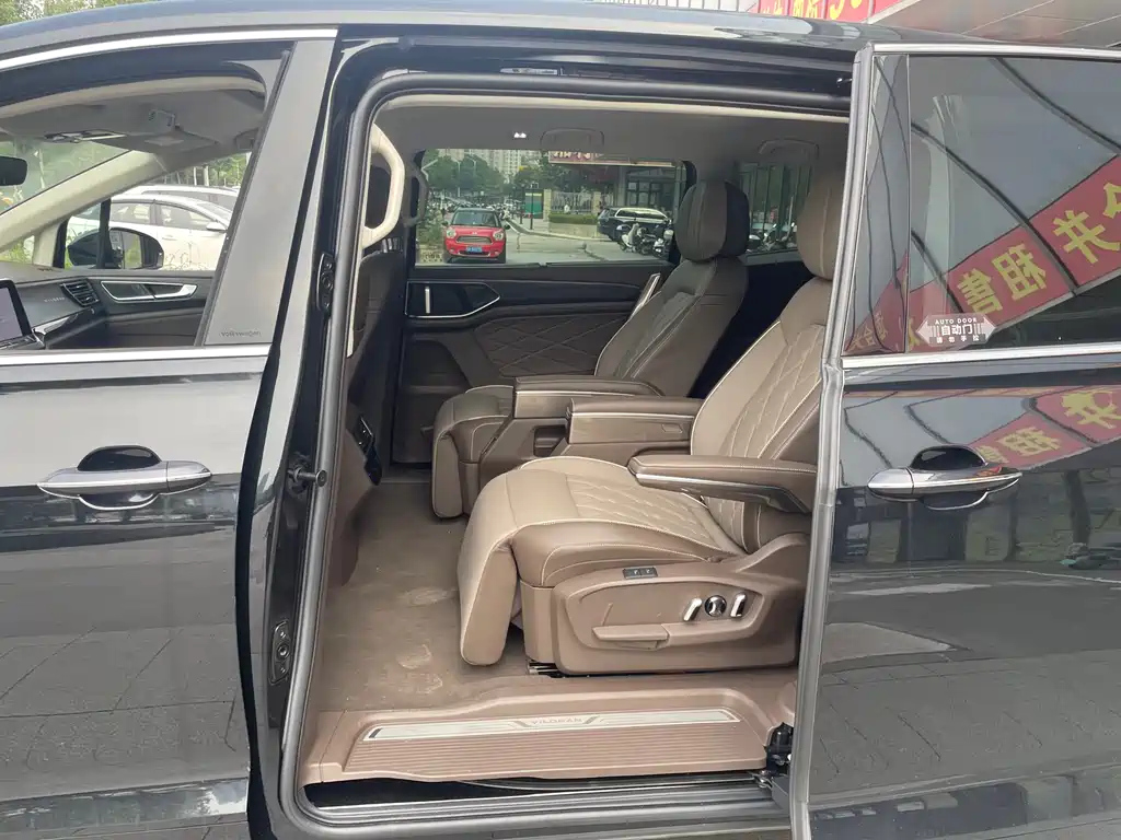 VOLKSWAGEN VILORAN 2024