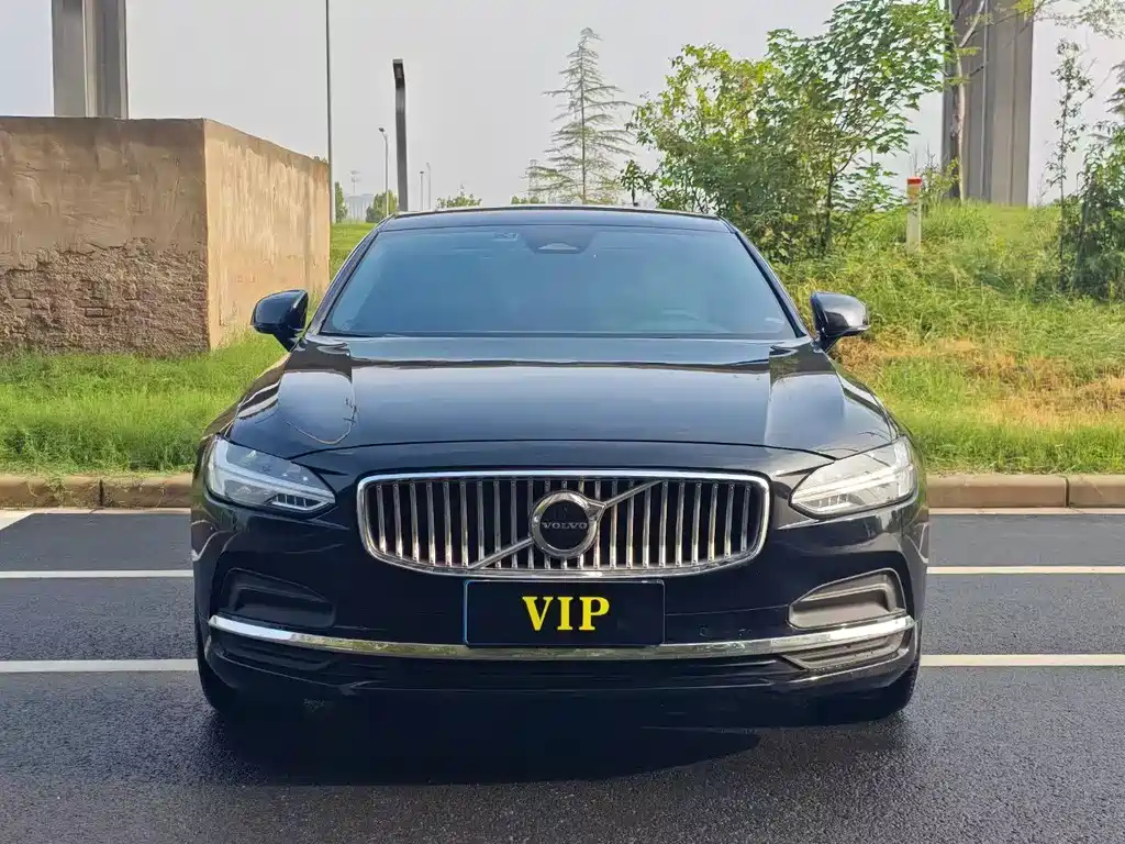 VOLVO S90 2022