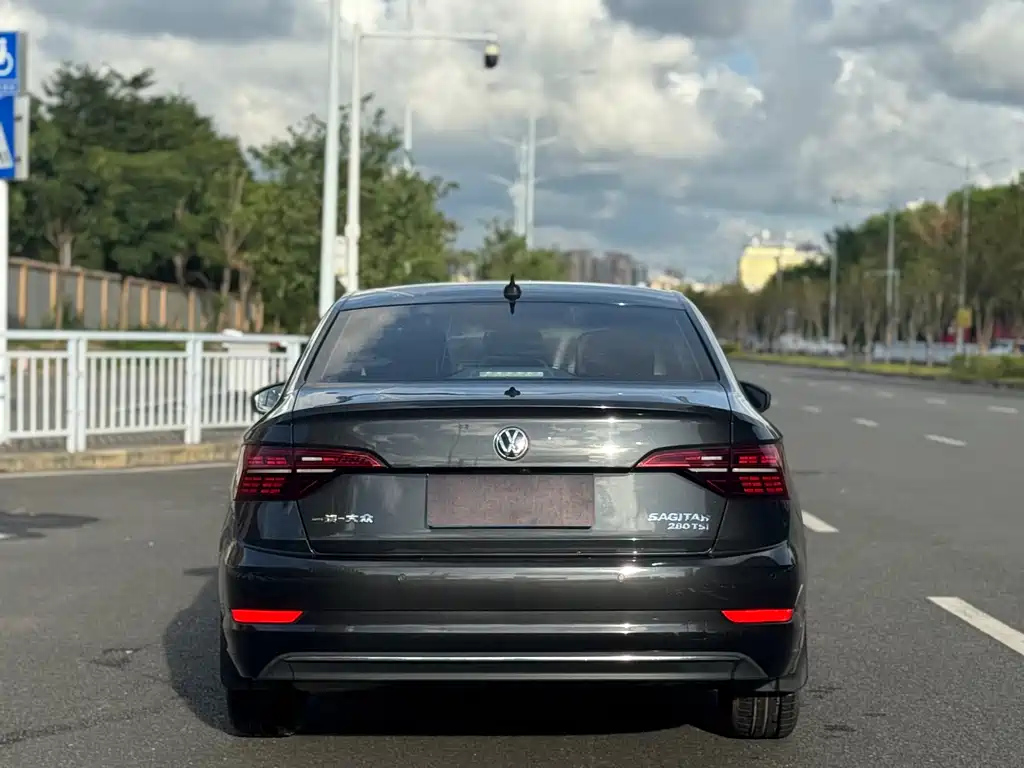 VOLKSWAGEN SAGITAR 2021