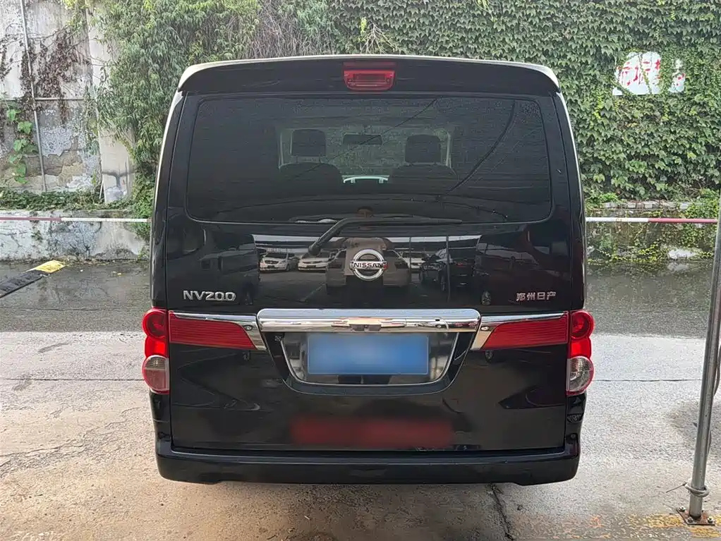 NISSAN NV200 2018