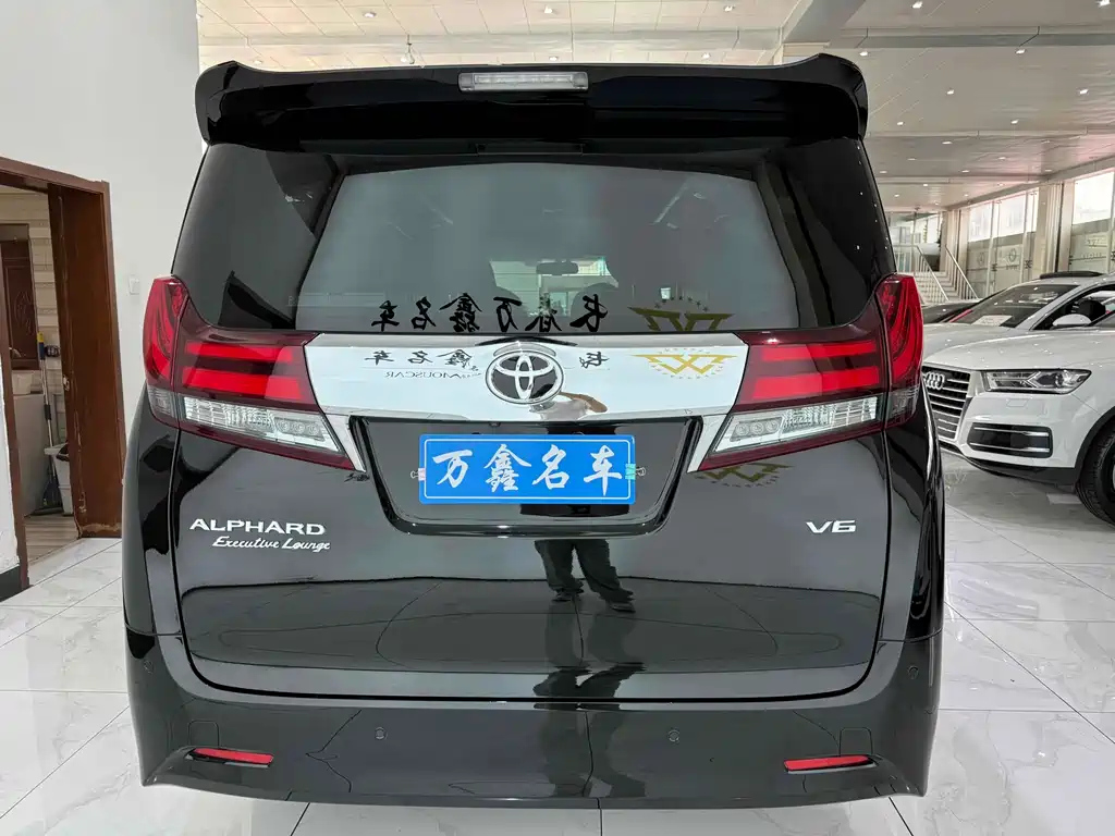 TOYOTA ALPHARD 2018