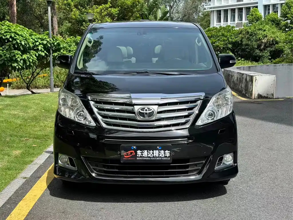 TOYOTA ALPHARD 2012