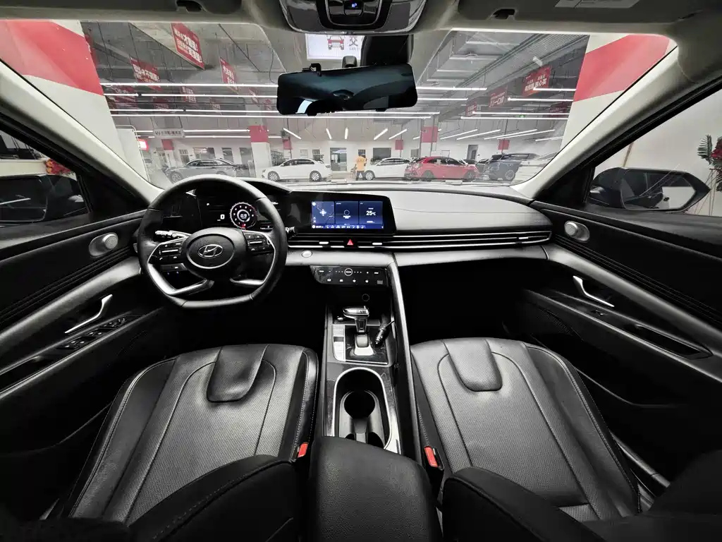 HYUNDAI ELANTRA 2022