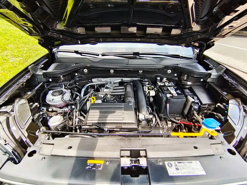 VOLKSWAGEN THARU 2022