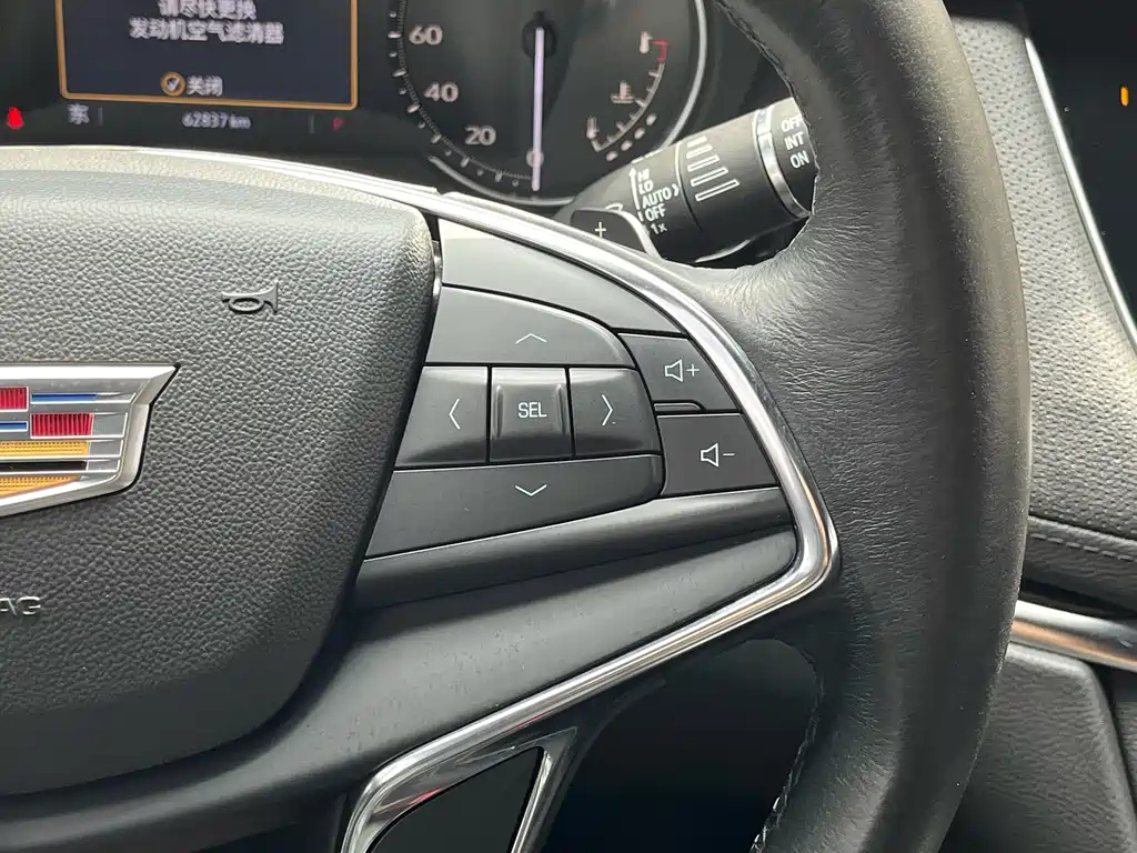 CADILLAC XT5 2021
