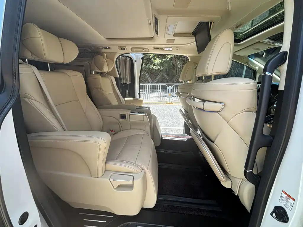 TOYOTA ALPHARD 2018