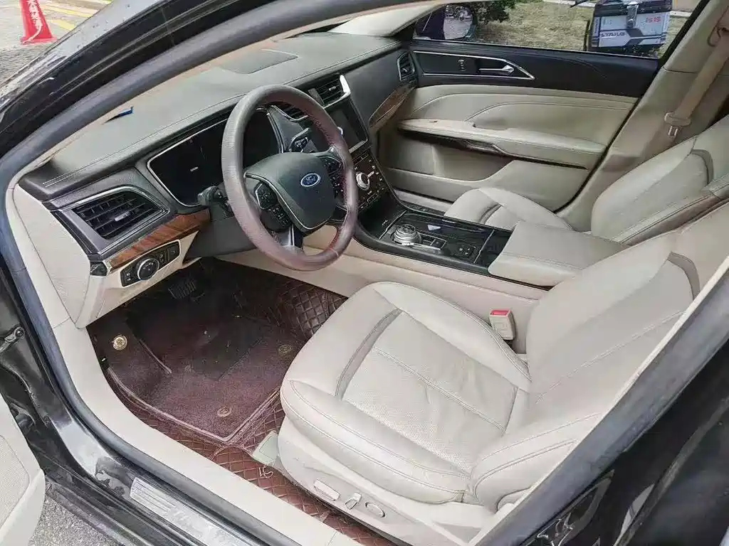 FORD TAURUS 2018