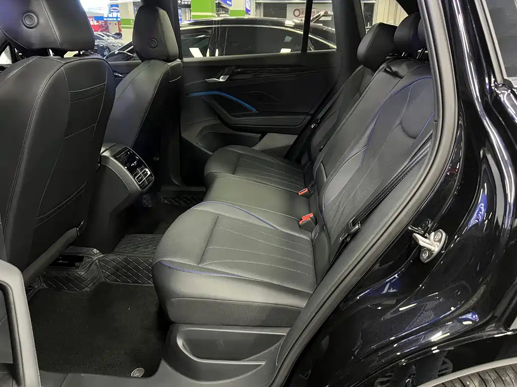 VOLKSWAGEN TIGUAN L 2025