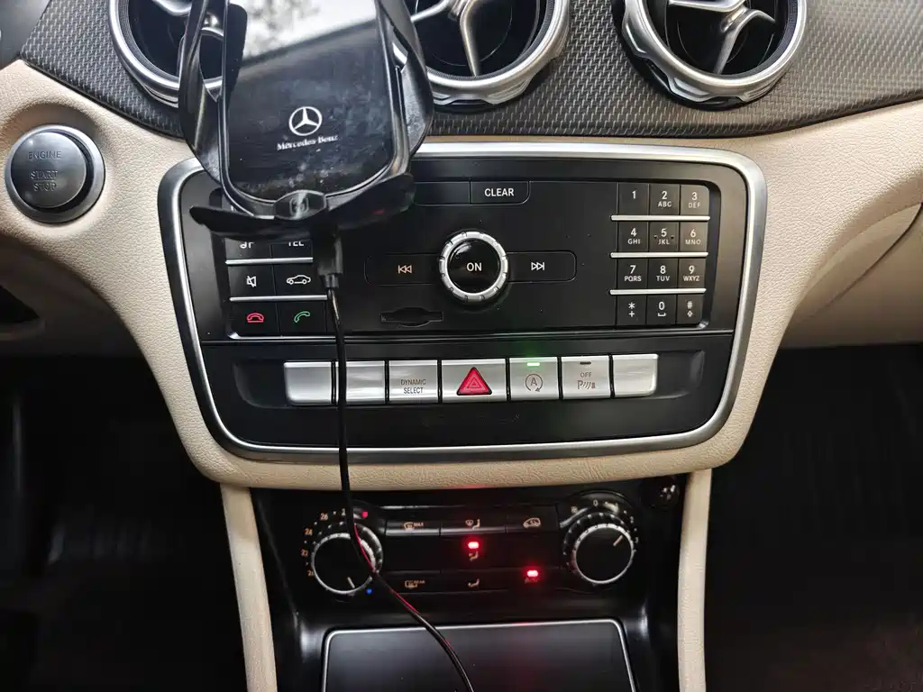 MERCEDES BENZ GLA 2021