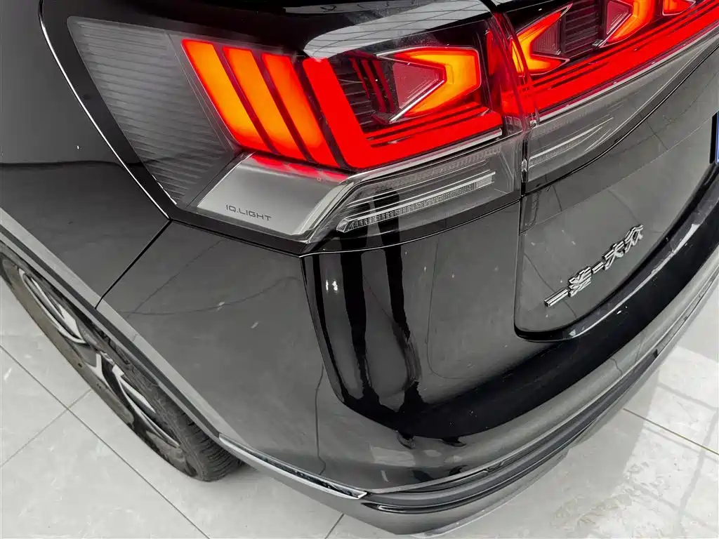 VOLKSWAGEN TAYRON 2022