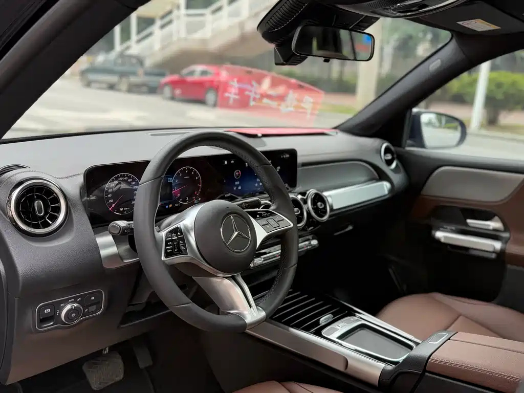 MERCEDES BENZ GLB 2023