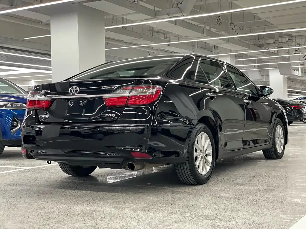 TOYOTA CAMRY 2016