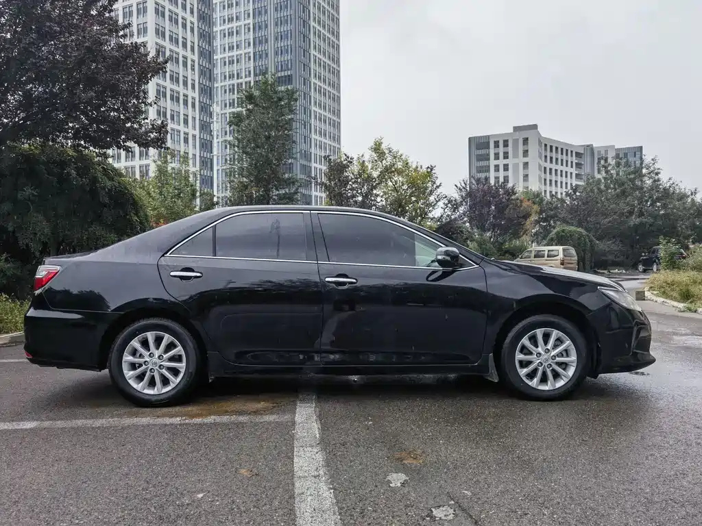 TOYOTA CAMRY 2015