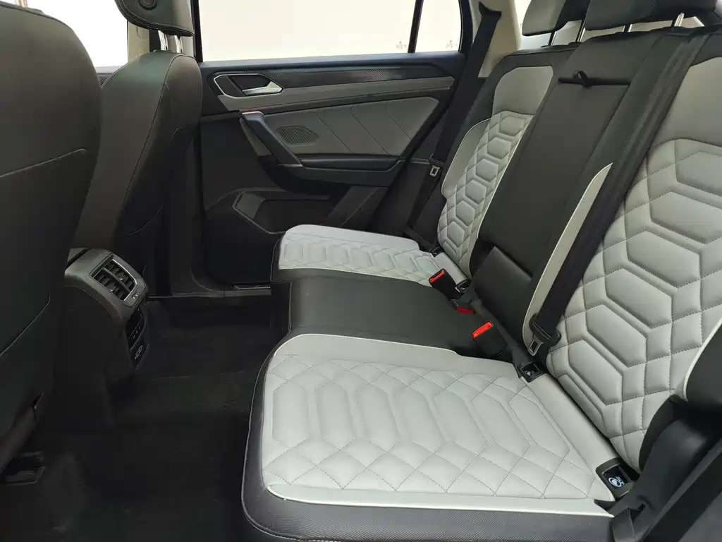 VOLKSWAGEN TAYRON 2022