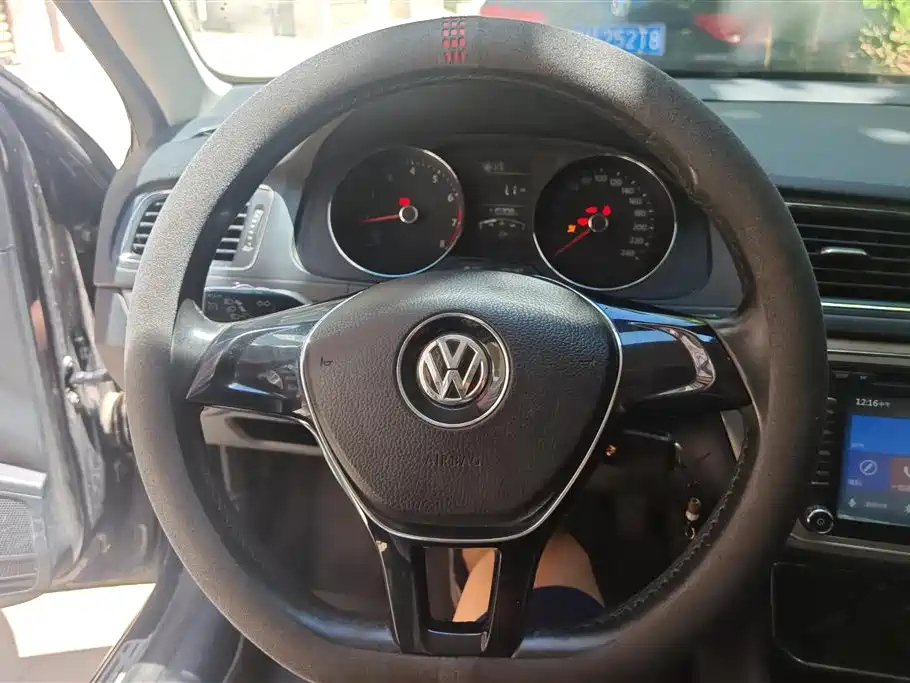 VOLKSWAGEN LAVIDA 2016