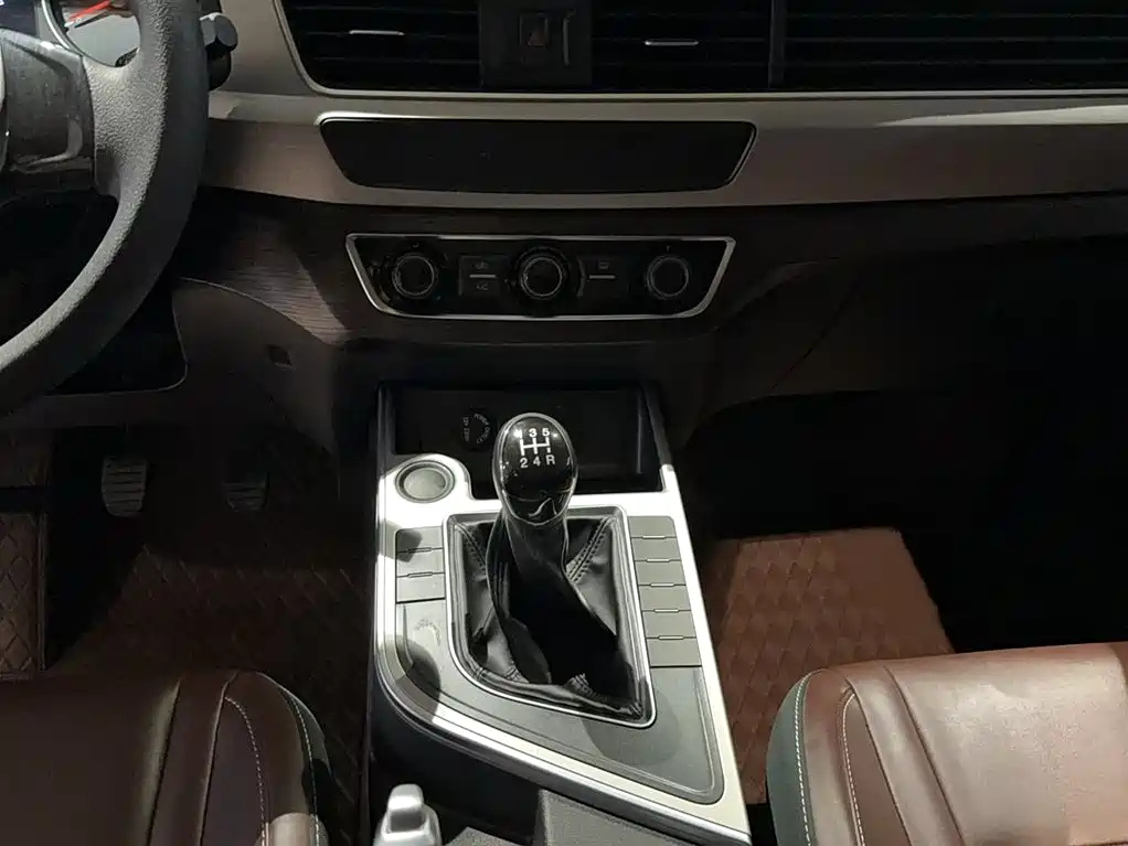 DONGFENG FORTHING T5 2023