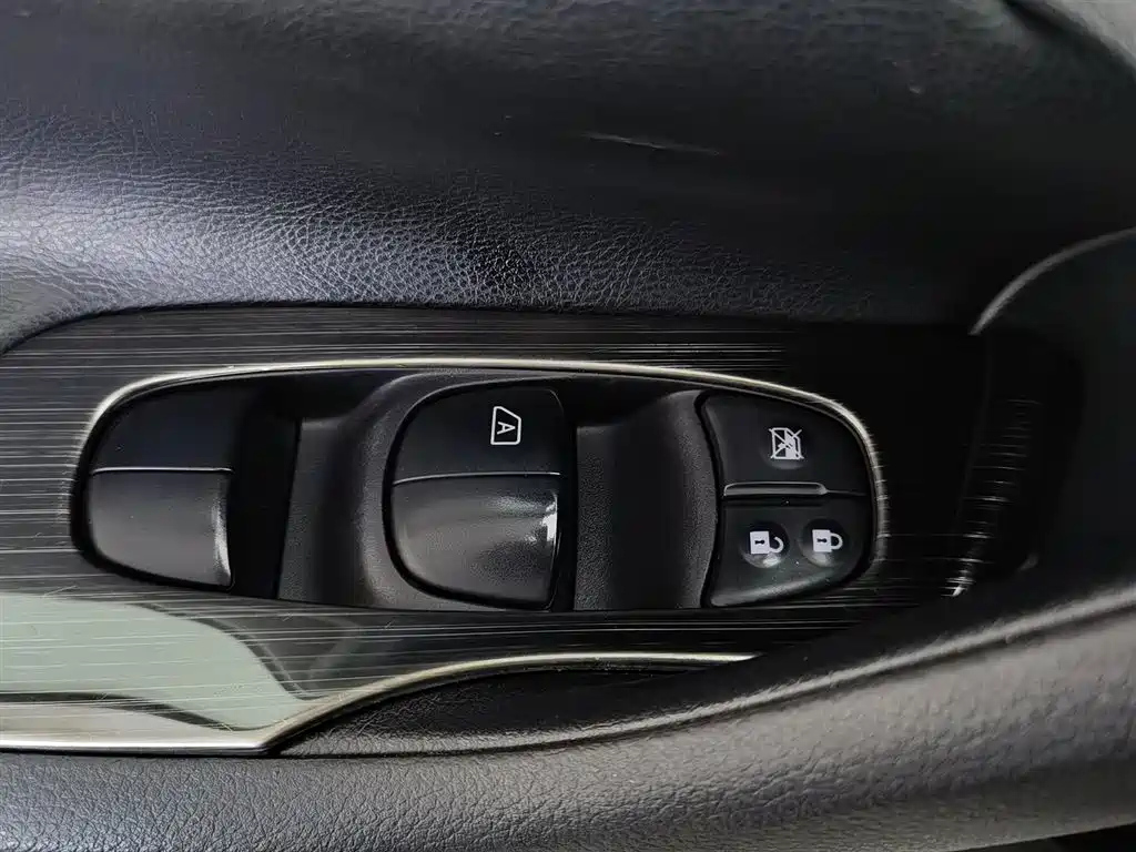 NISSAN TEANA 2016