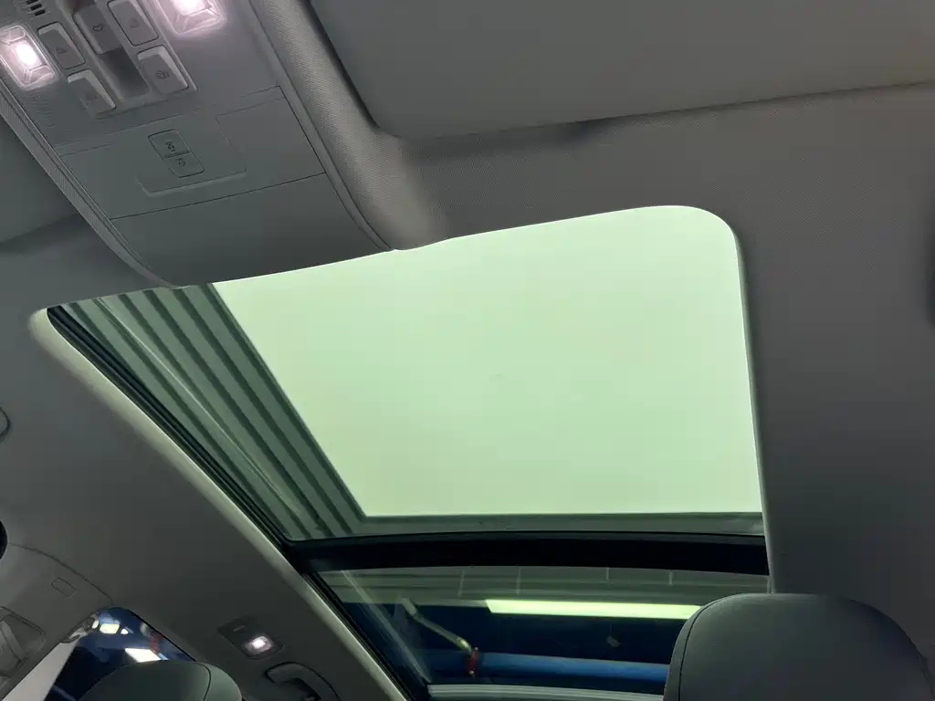 VOLKSWAGEN TIGUAN L 2022