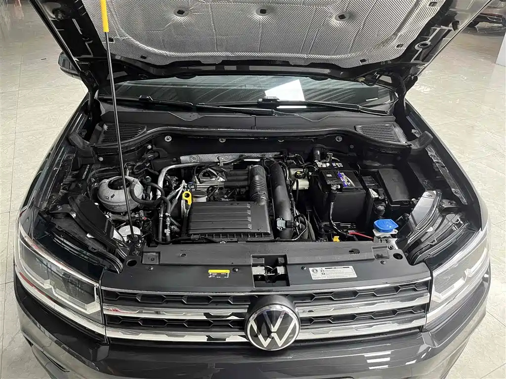 VOLKSWAGEN THARU 2021