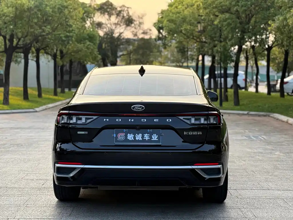 FORD MONDEO 2022