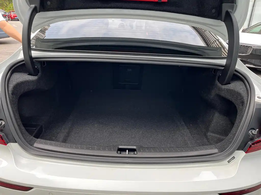 VOLVO S60 2024