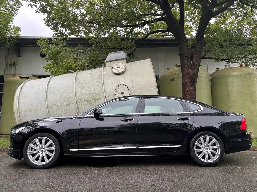 VOLVO S90 2020