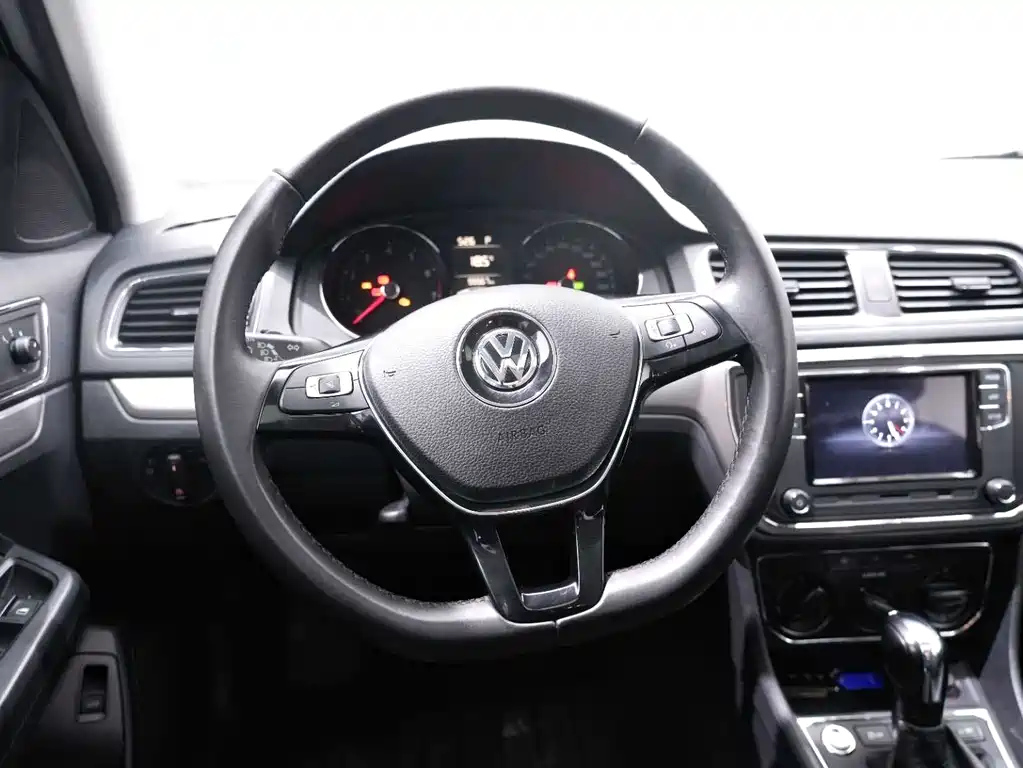 VOLKSWAGEN LAVIDA 2017